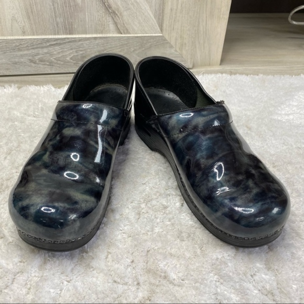Dansko Professional BlueTeal Marble Patent Leather Clogs 41 US 10.5-11